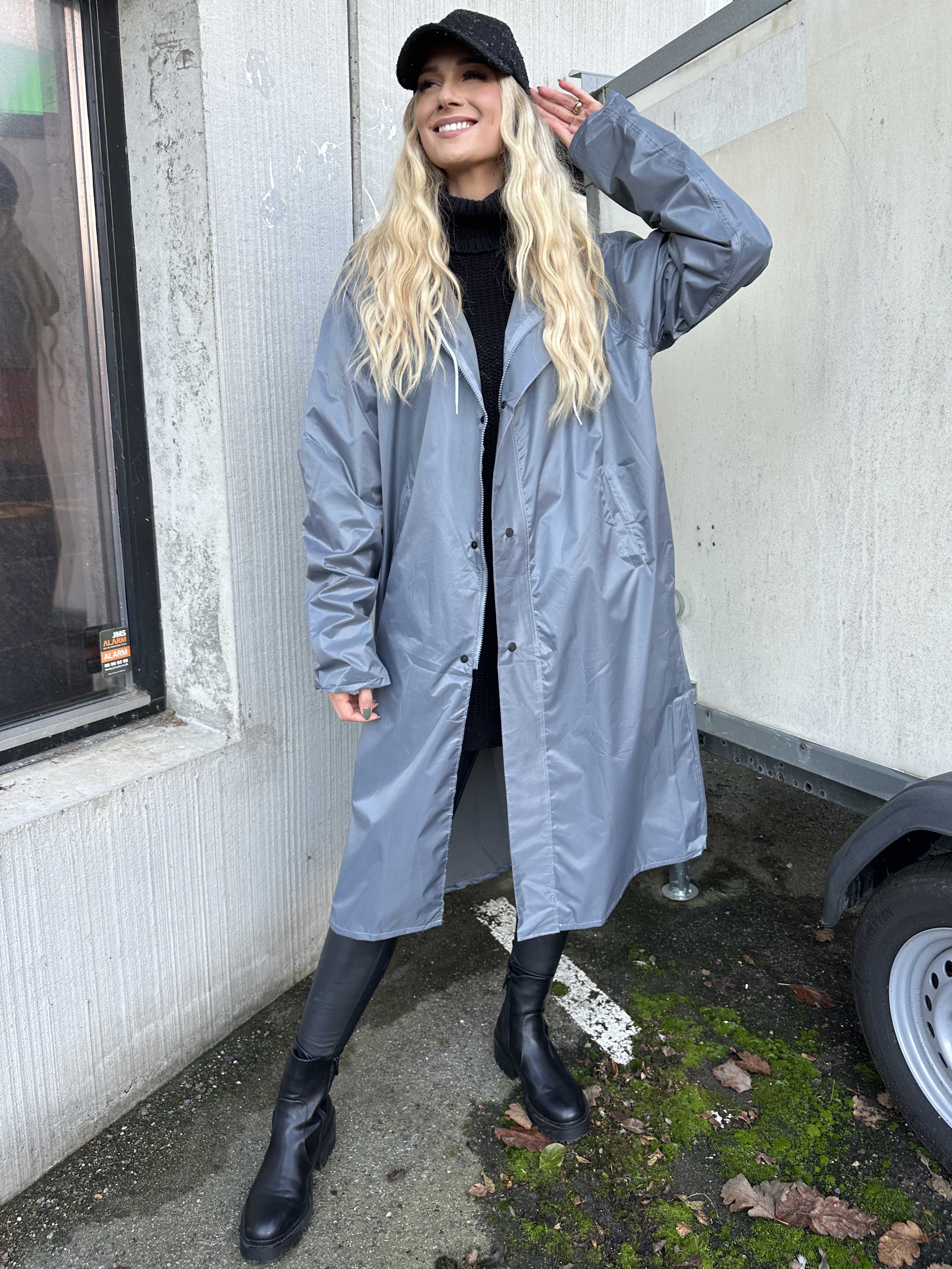 Reina - Regnjacka med huva